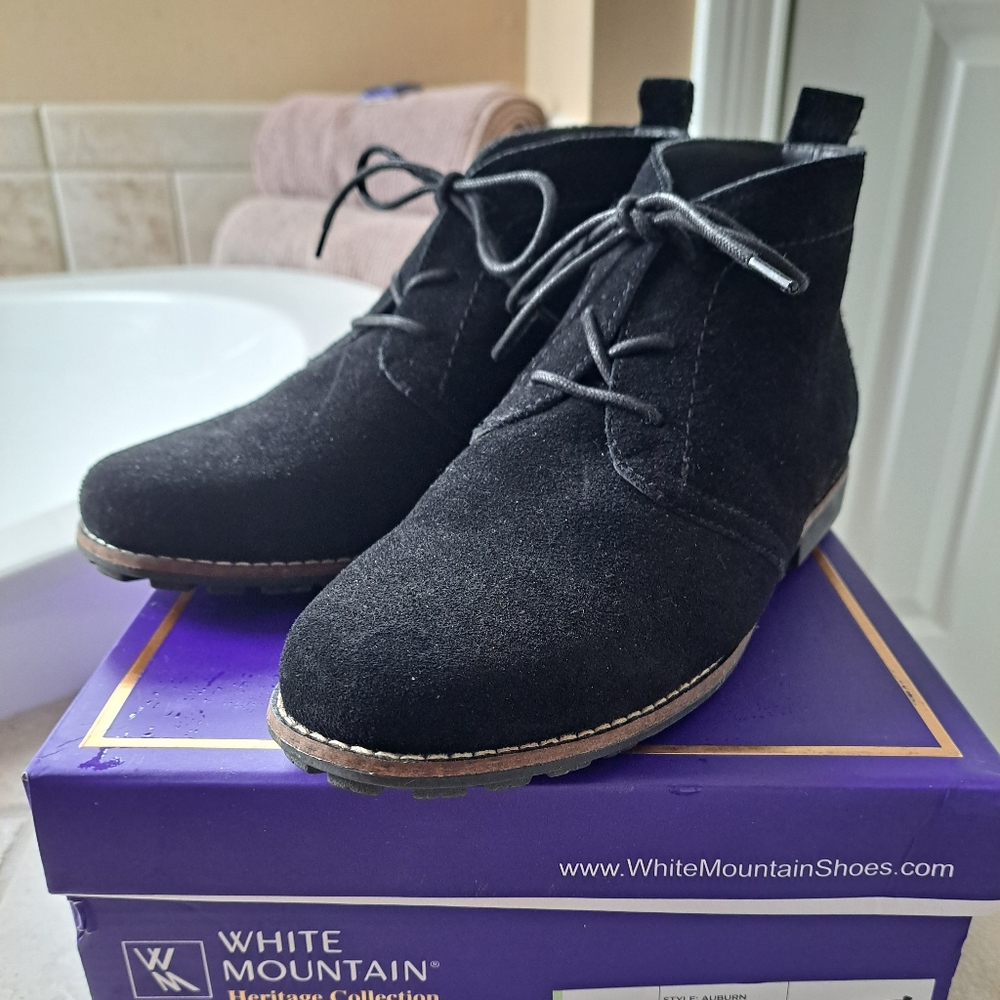 White Mountain Suede Chukka - Auburn